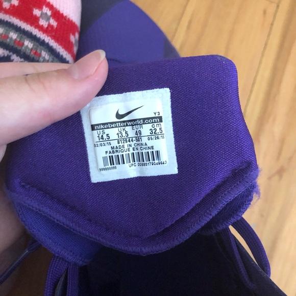 Purple hyperdunks basketball shoe. - Picture 3 of 3